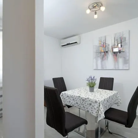 One Bedroom With Terrace And Sea View 4 *