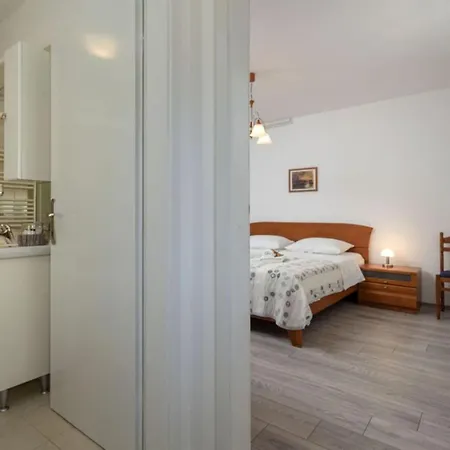 Lägenhet One Bedroom With Terrace And Sea View 4
